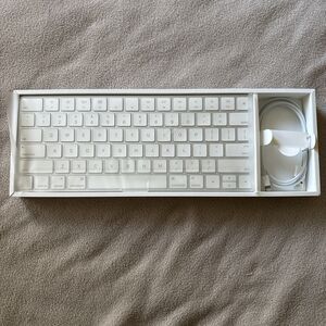 MINT Apple Bluetooth Magic Keyboard A1644 White Pre-Owned Cable Included